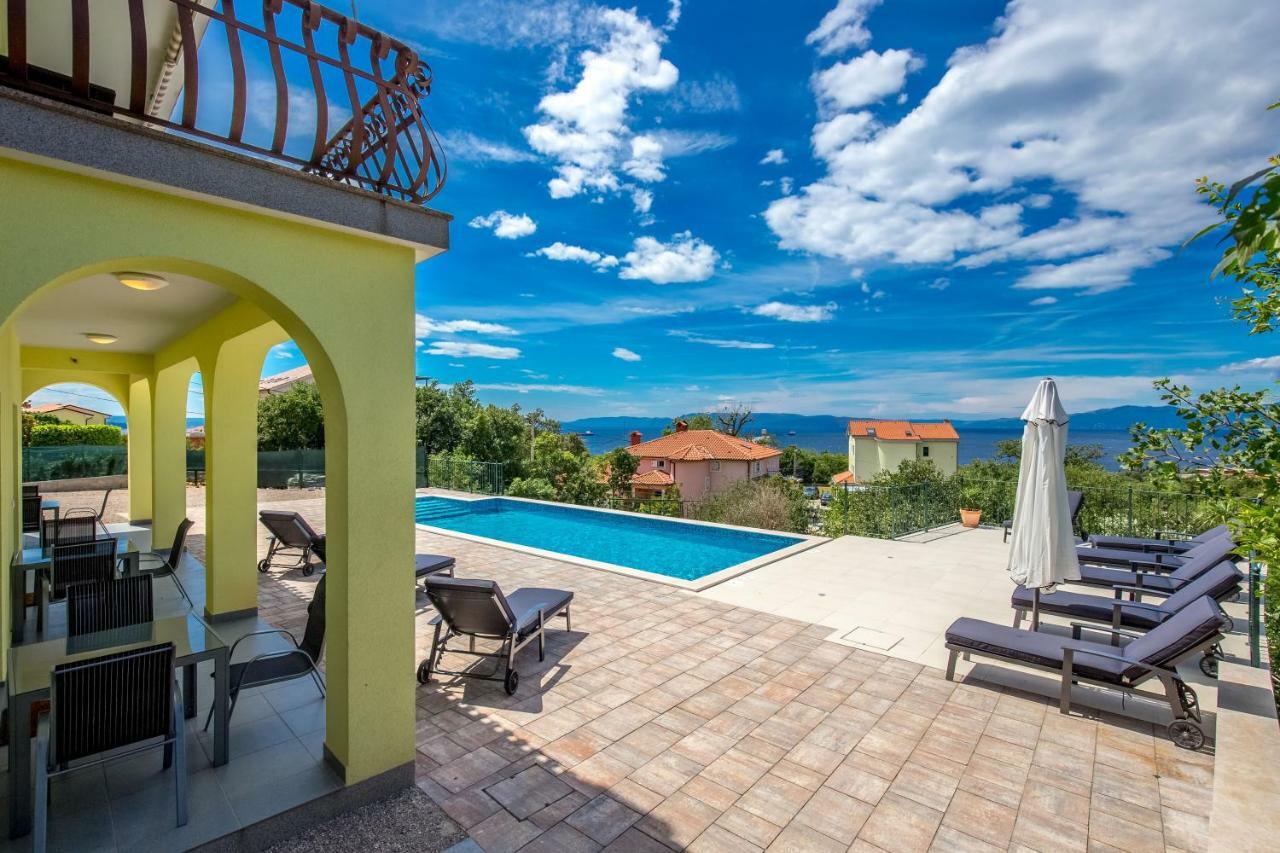 Luxury Apartments Kostrena With Pool Buitenkant foto