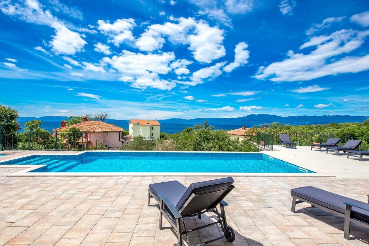 Luxury Apartments Kostrena With Pool Buitenkant foto